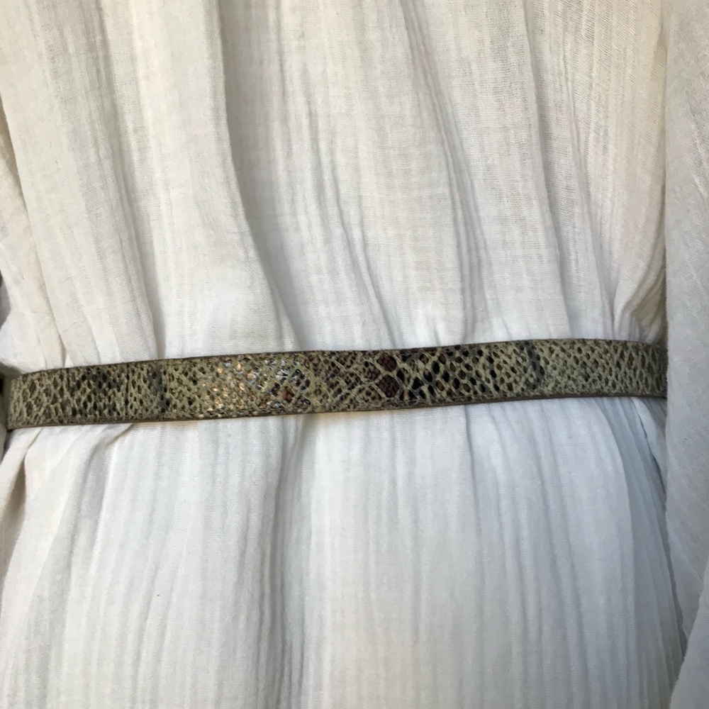 Snakeskin “like” leather belt w/ silver metal “buckle”. Art piece - Picture 6 of 8